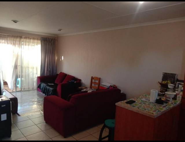 2 BEDROOM TOWNHOUSE FOR SALE IN GEORGINIA